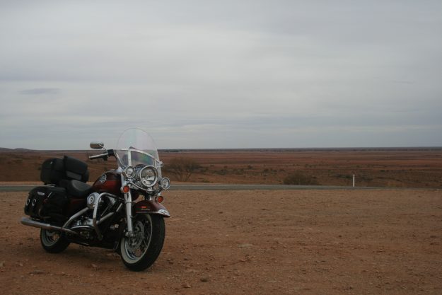 motor bike desert ATO issues notices to outlaw motor cycle gang members